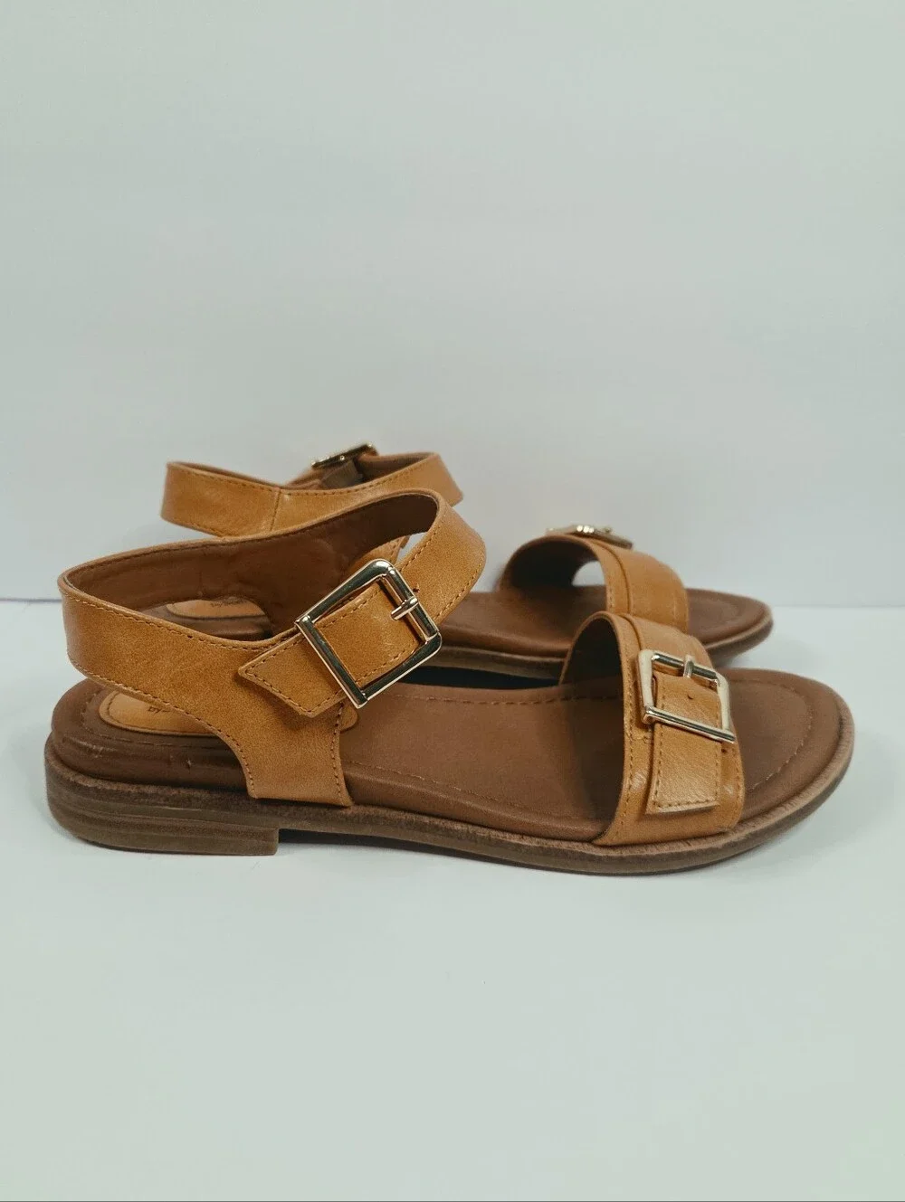 Eurosoft by Sofft Golden Ankle Strap Buckle Flat Sandals 6.5 M